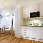 Pomaranczarnia Apartment