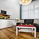 Pomaranczarnia Apartment