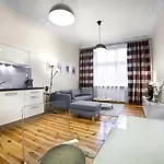 Apartment Pomaranczarnia *