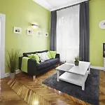 Pomaranczarnia Apartment