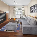 Pomaranczarnia Apartment