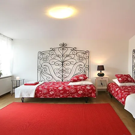 Apartment Pomaranczarnia