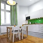 Pomaranczarnia Apartman *