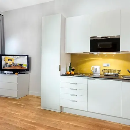Apartment Pomaranczarnia *