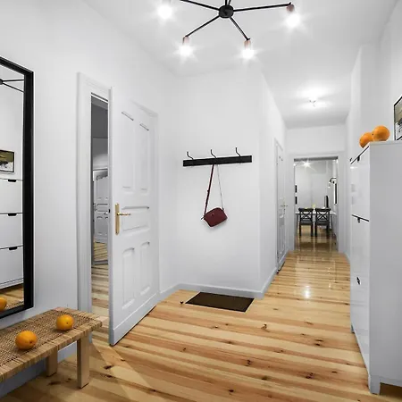 Pomaranczarnia Apartment