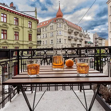 Apartament Pomarańczarnia *