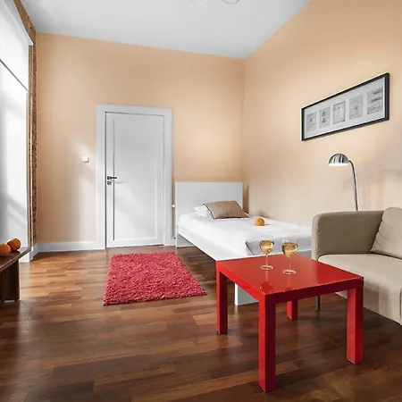 アパート アパルタメンティ ポマランクザルニーア ポズナン