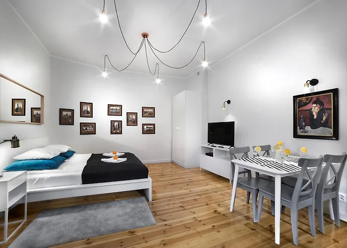 Apartment Pomaranczarnia *